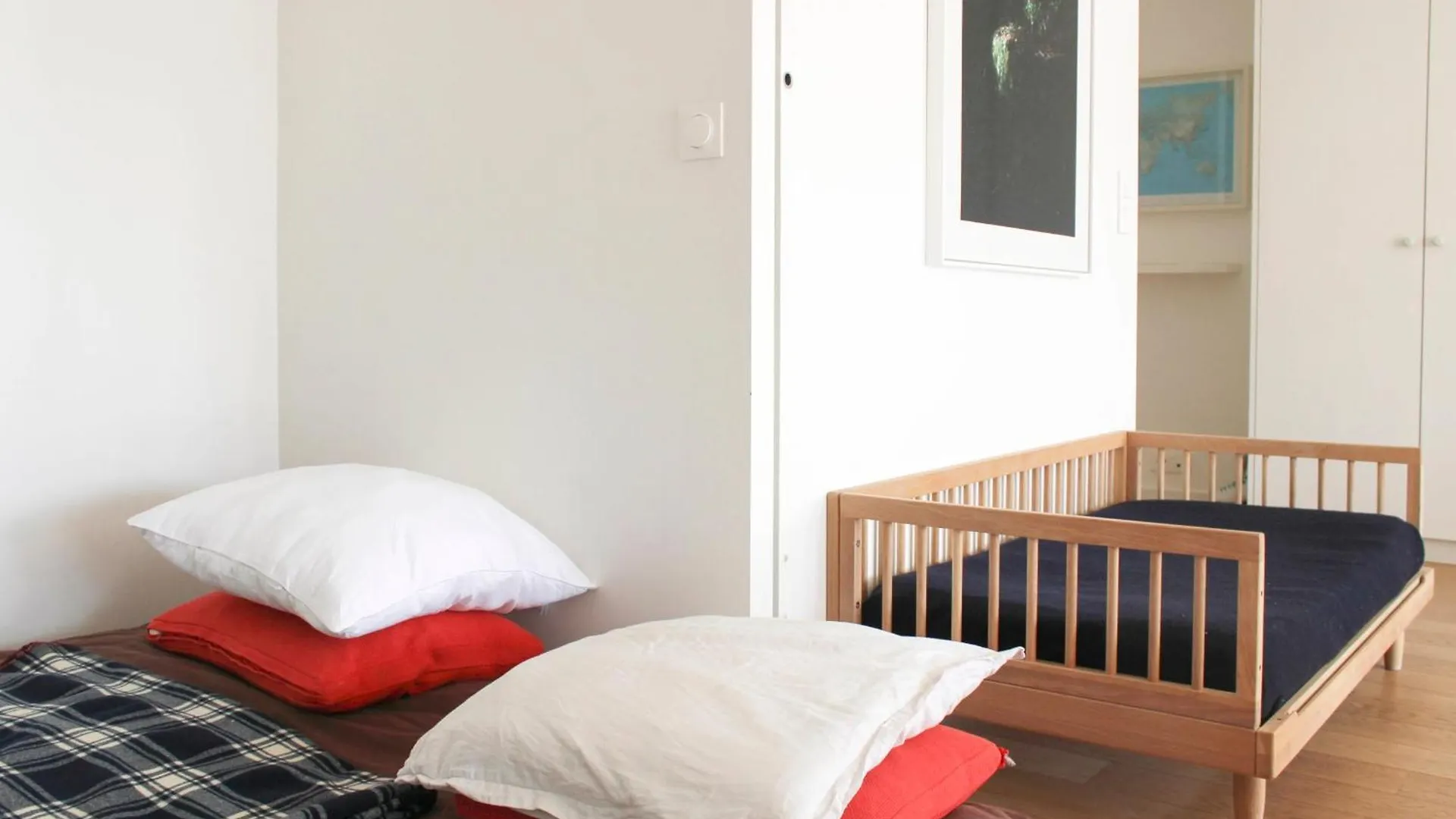 Spacious Cocoon With A Terrace View On The Canal Parigi