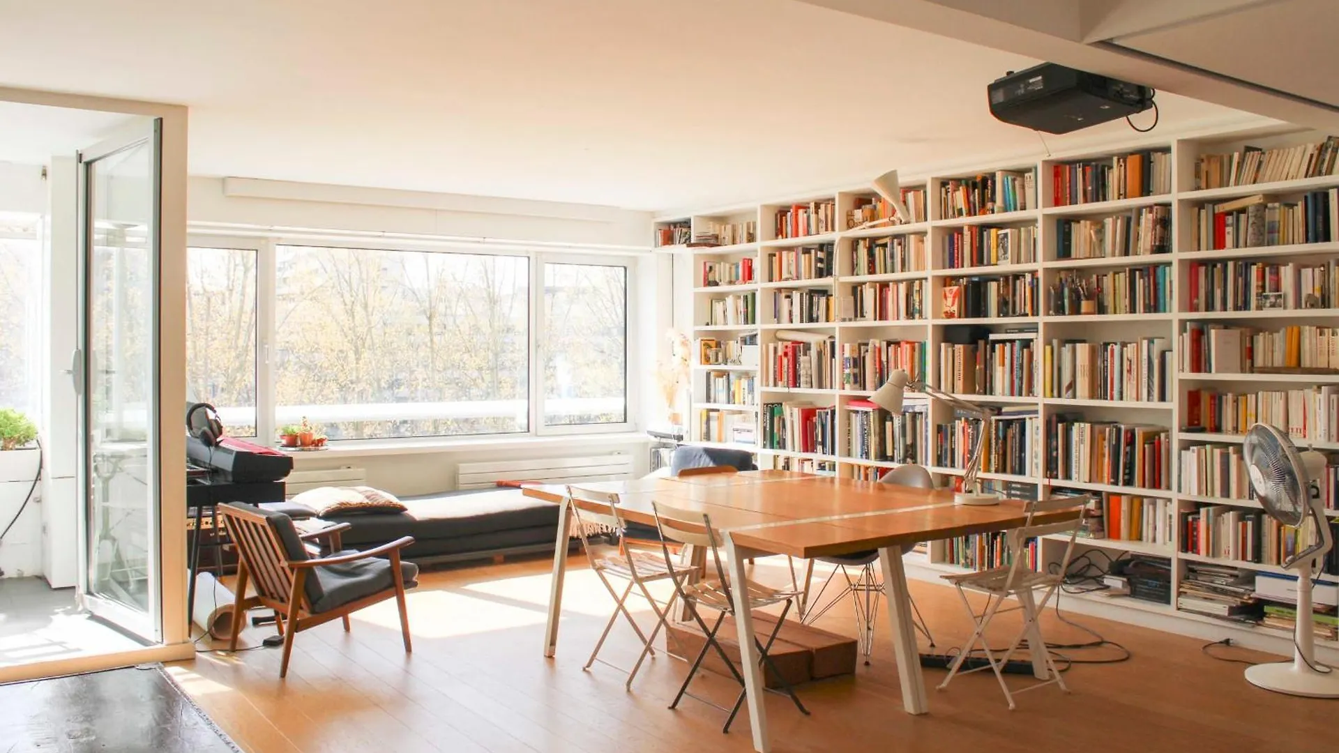 Spacious Cocoon With A Terrace View On The Canal Paris