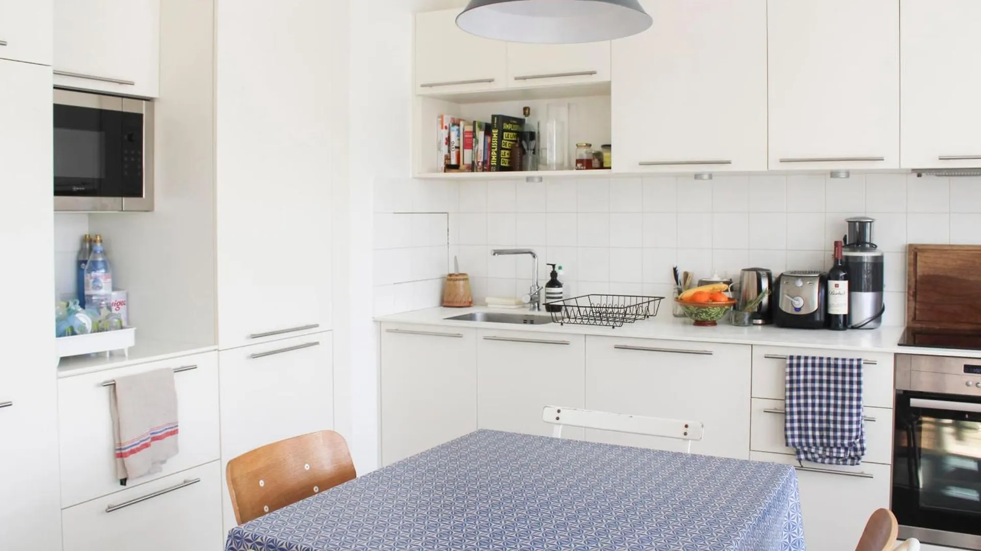 Spacious Cocoon With A Terrace View On The Canal Paris Apartment